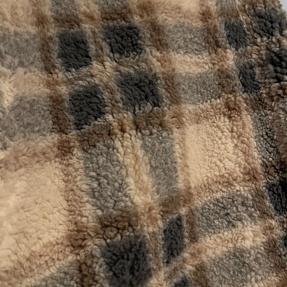 Women’s Sherpa Jacket - Picture 3 of 3